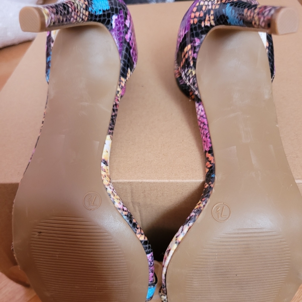New Shoe - Picture 3 of 3